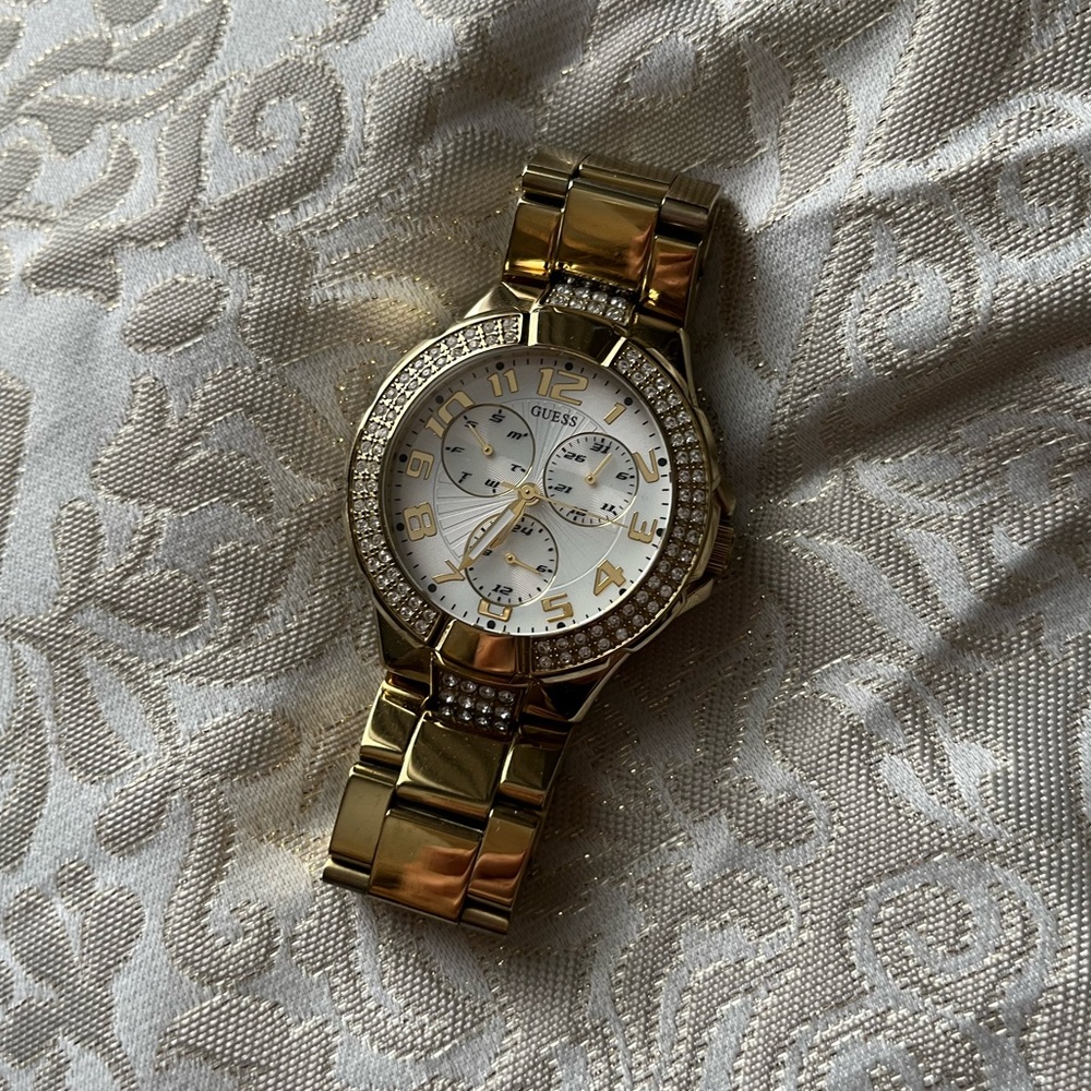 Guess Watch - Picture 2 of 11